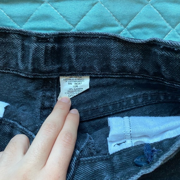 Shorts - Picture 3 of 3